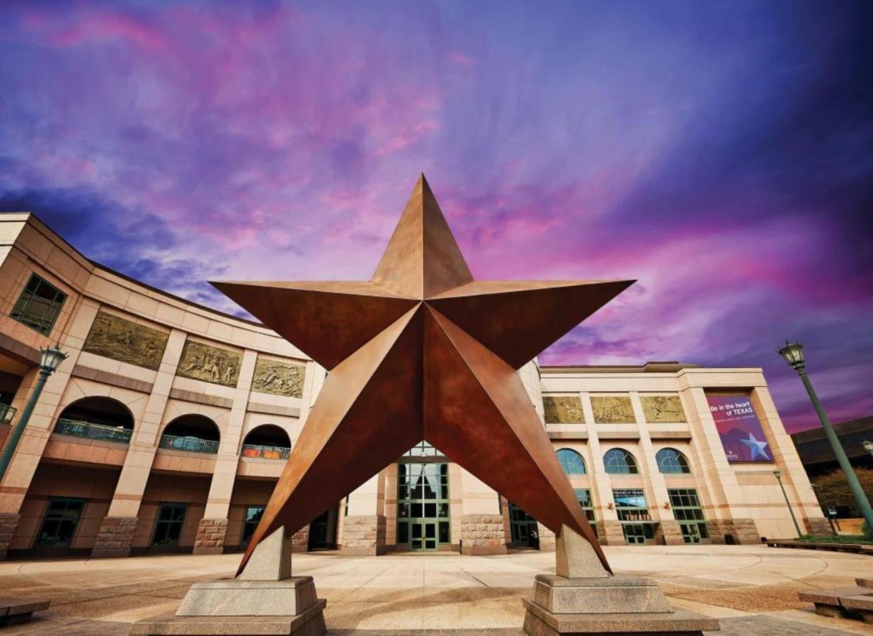 Holiday Inn Express & Suites Austin North Central By Ihg Exterior foto