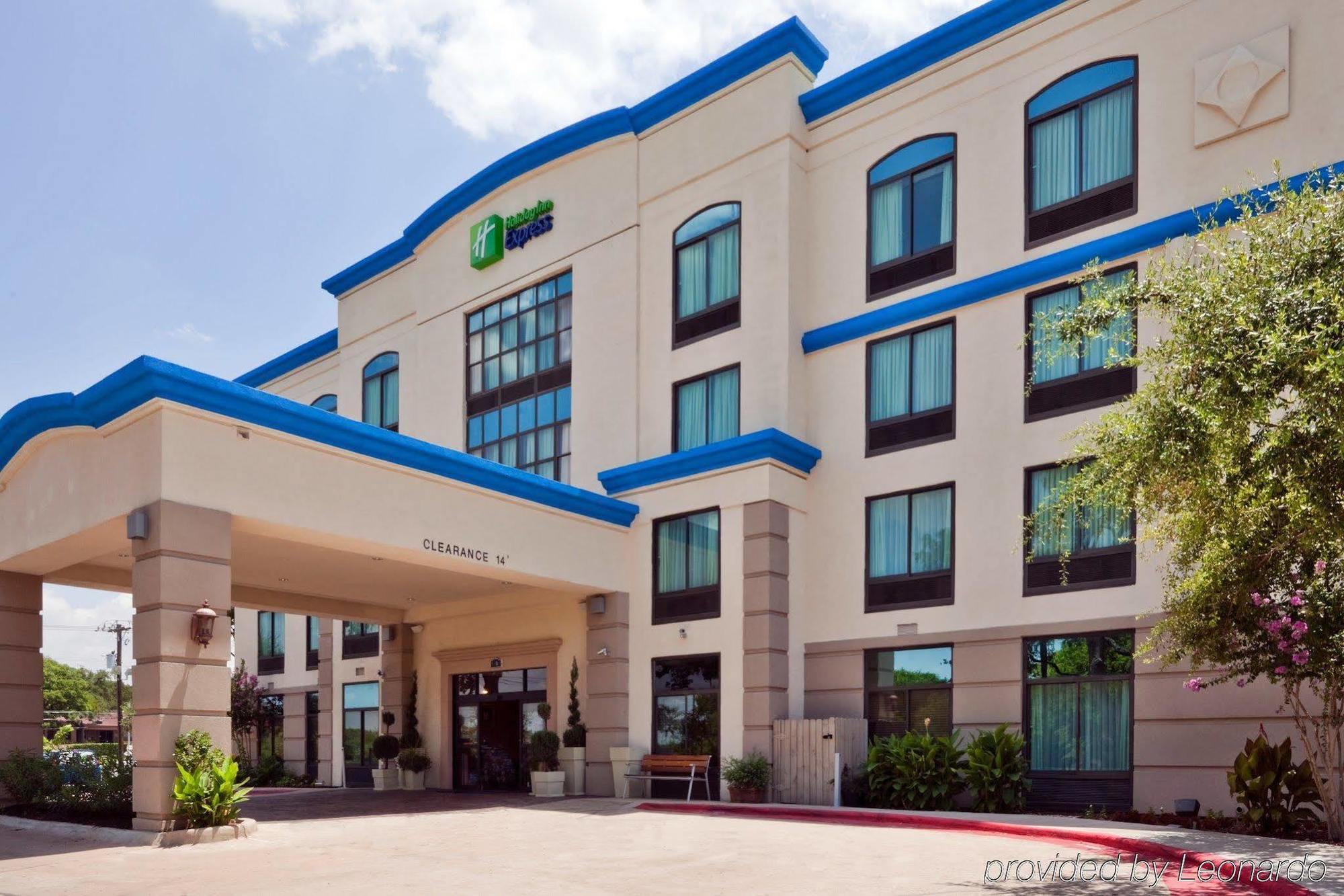 Holiday Inn Express & Suites Austin North Central By Ihg Exterior foto