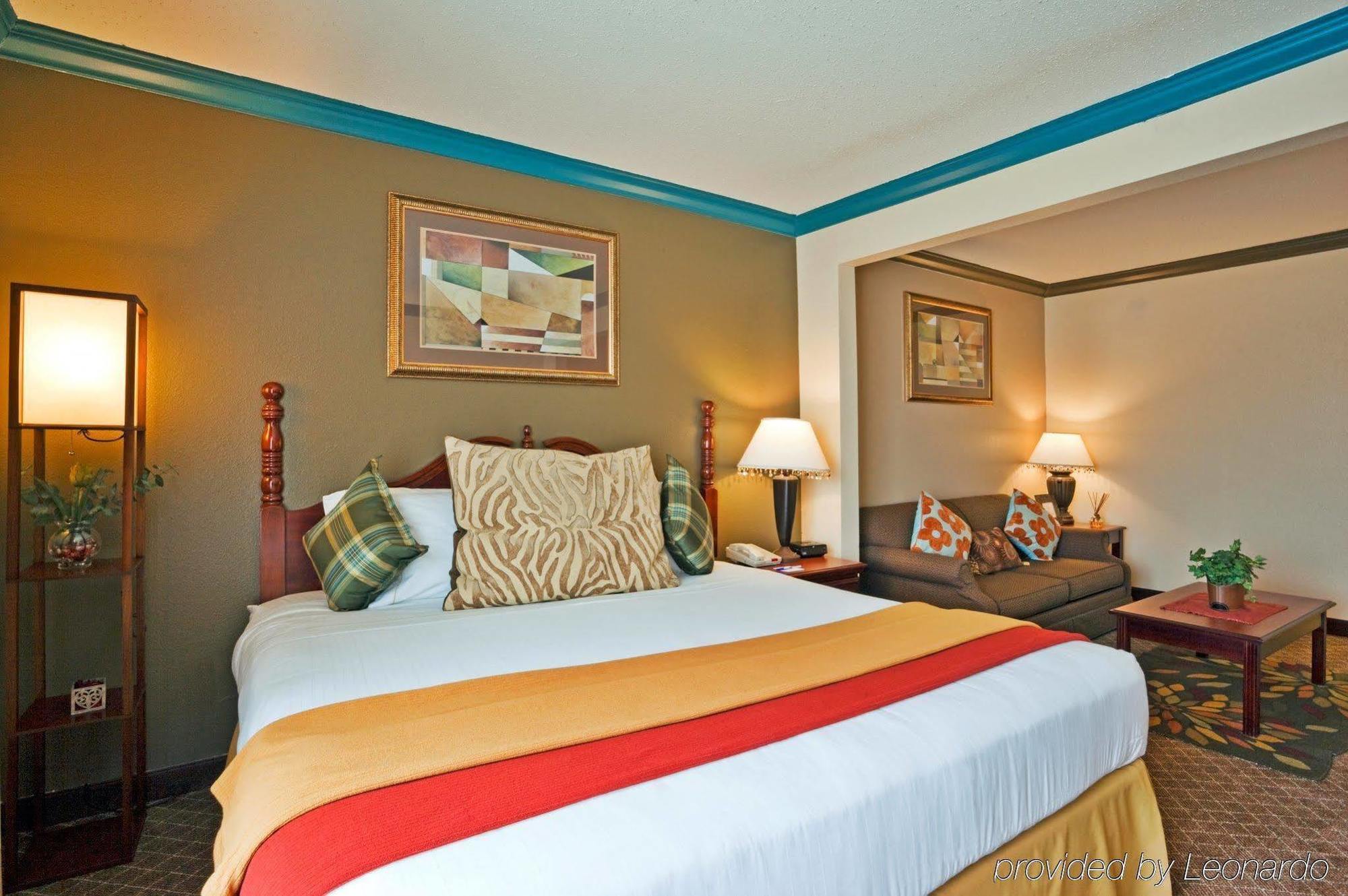 Holiday Inn Express & Suites Austin North Central By Ihg Exterior foto
